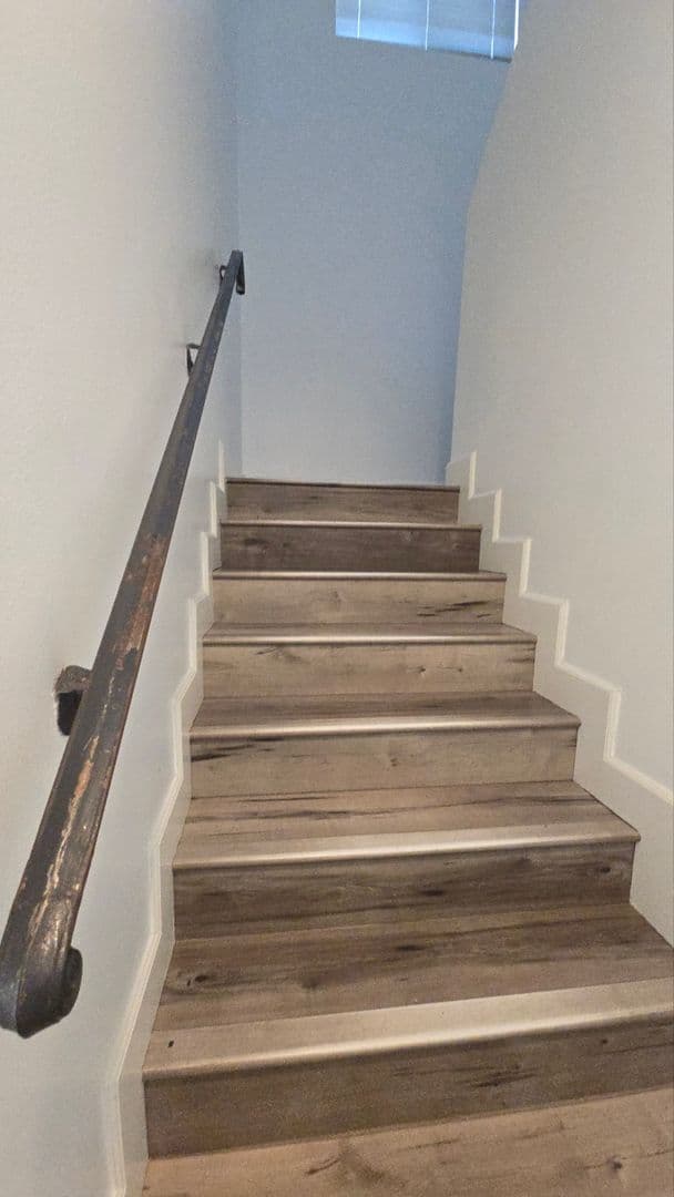 LOS ANGELES Apartment: 866 E 46th St