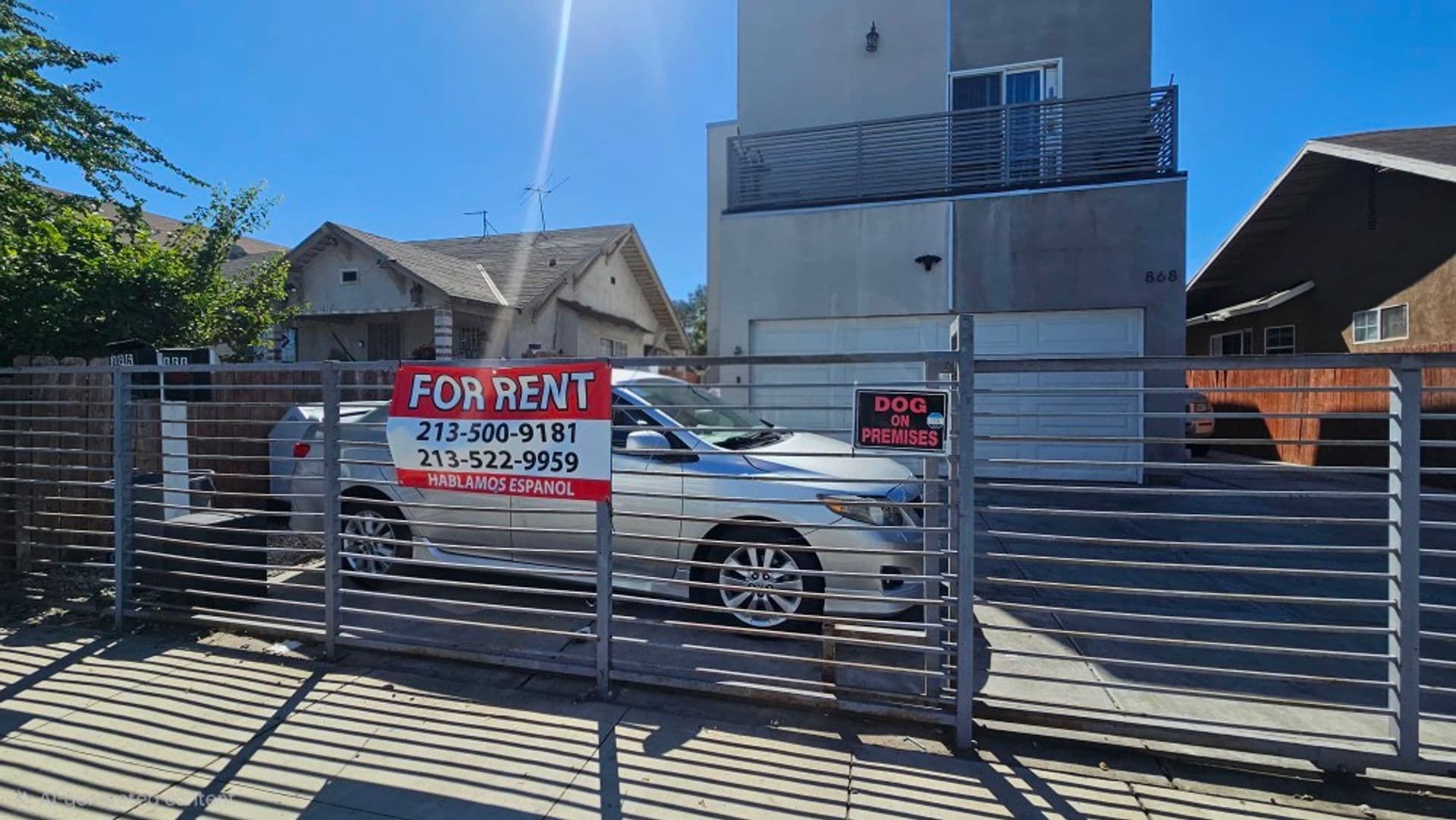LOS ANGELES Apartment: 866 E 46th St