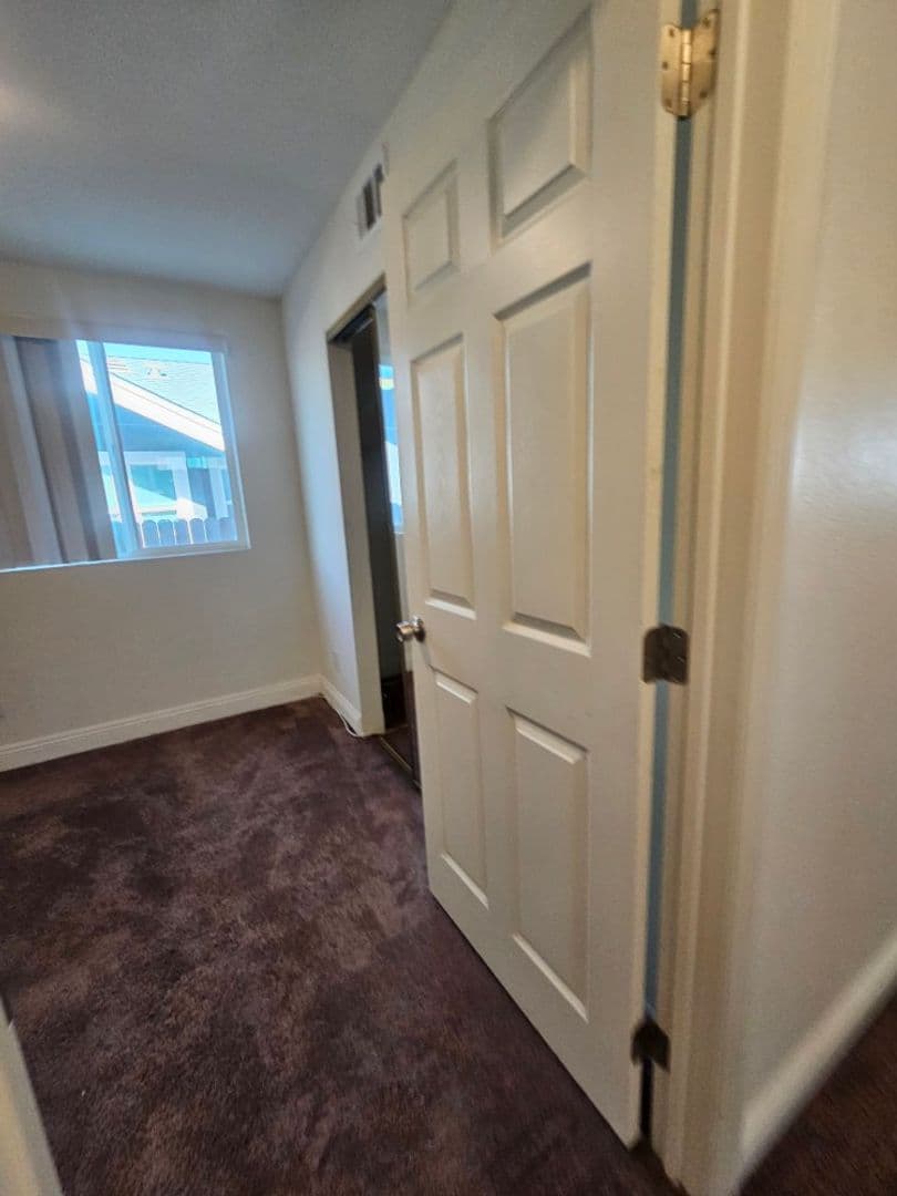 LOS ANGELES Apartment: 812 E 76th Pl