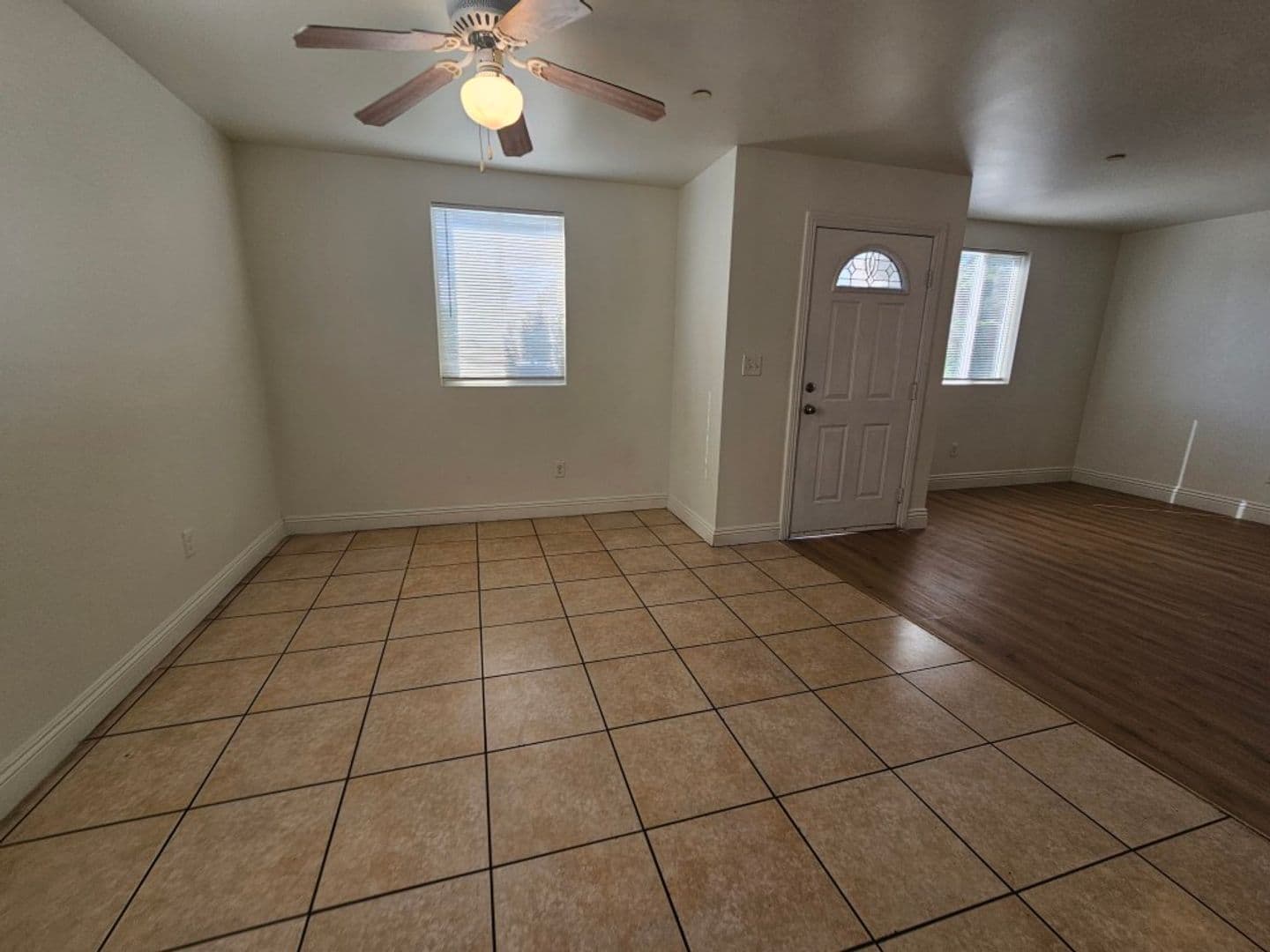 Los Angeles Apartment: 831 e 80th st