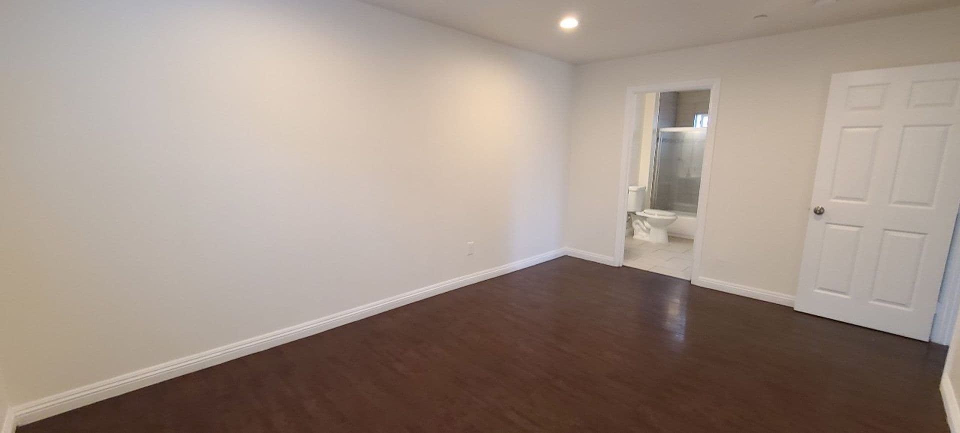 LOS ANGELES Apartment: 1627 E 88TH ST