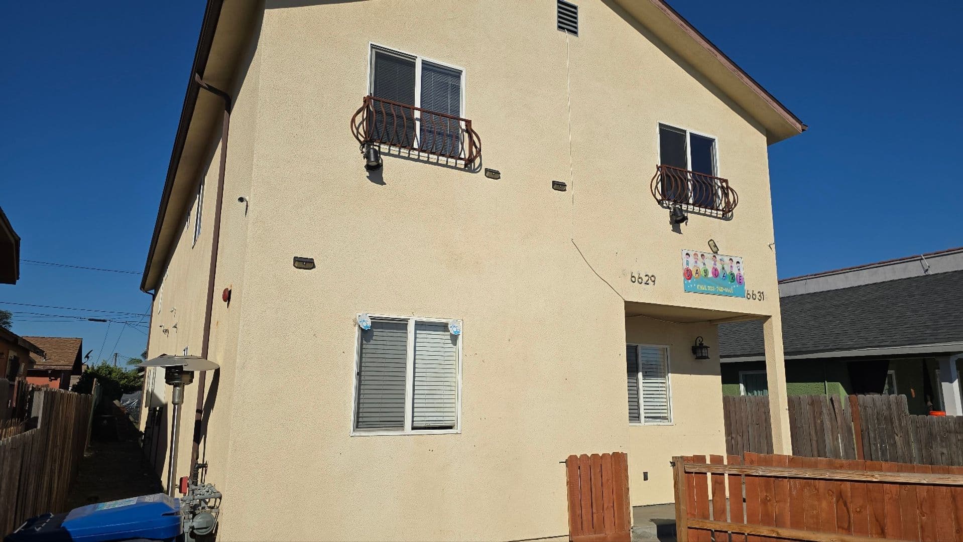 Los Angeles Apartment: 6629 Denver ave