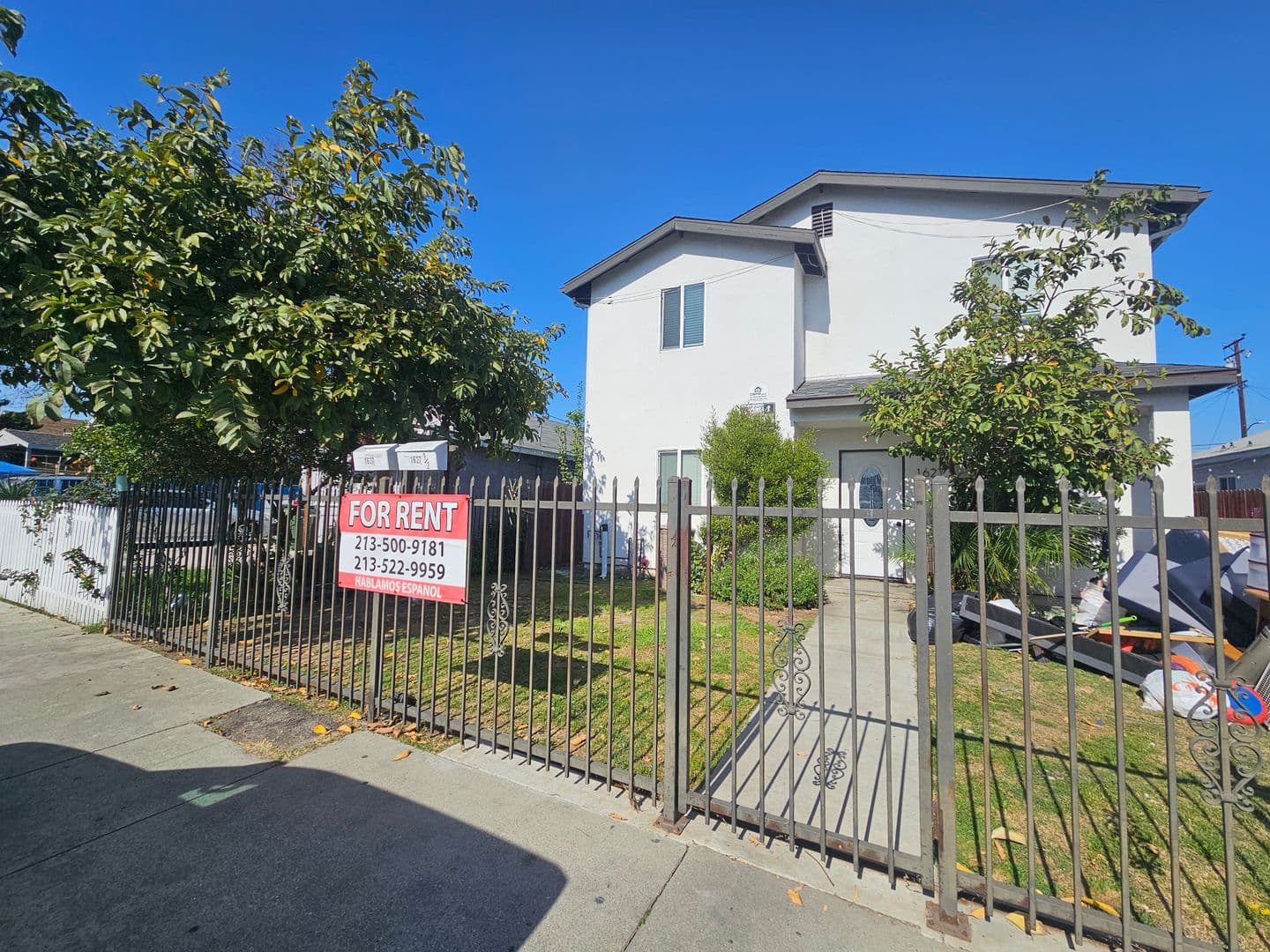 LOS ANGELES Apartment: 1627 E 88TH ST