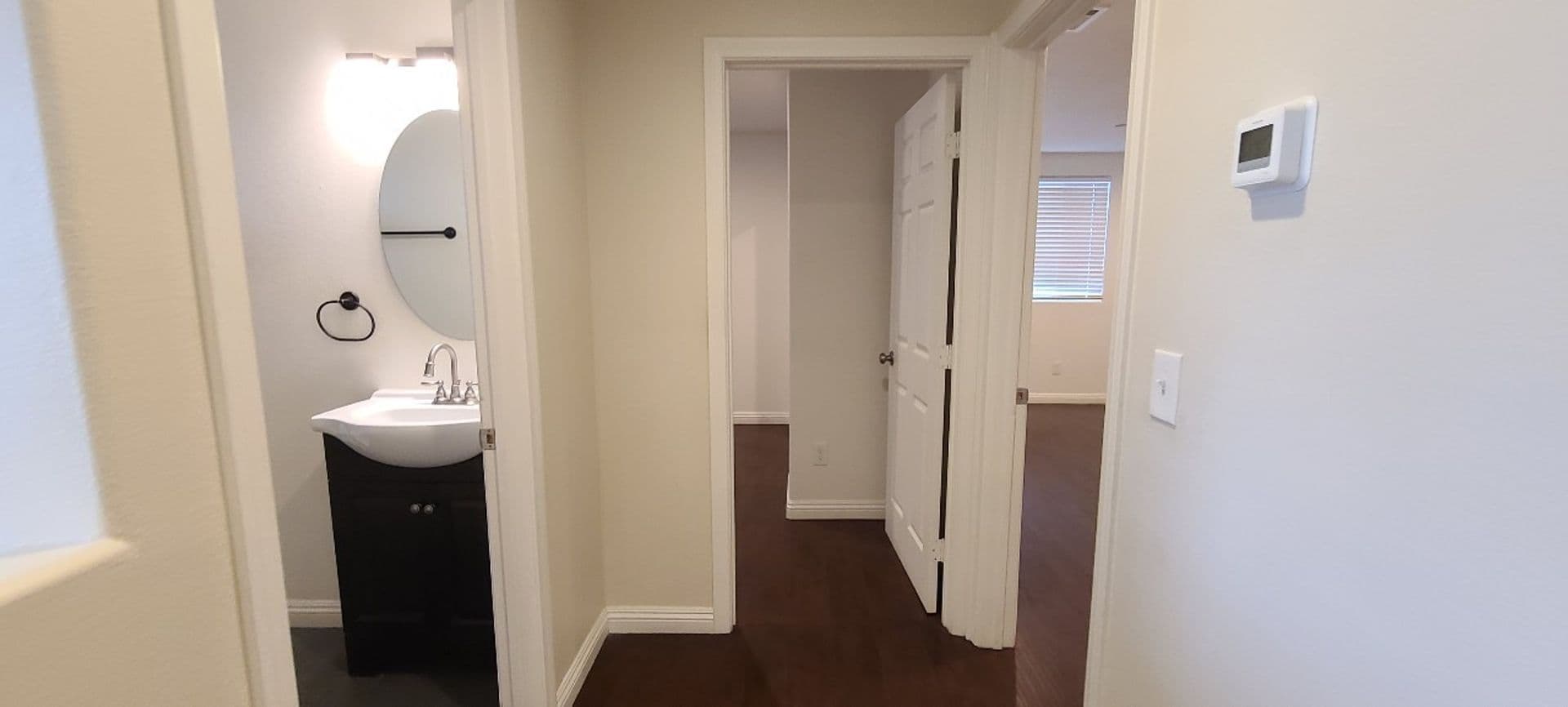 LOS ANGELES Apartment: 1627 E 88TH ST