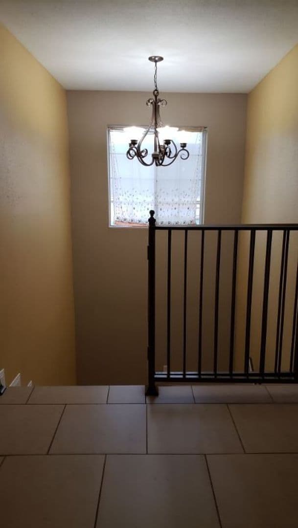 LOS ANGELES Apartment: 1319 E 59TH PL