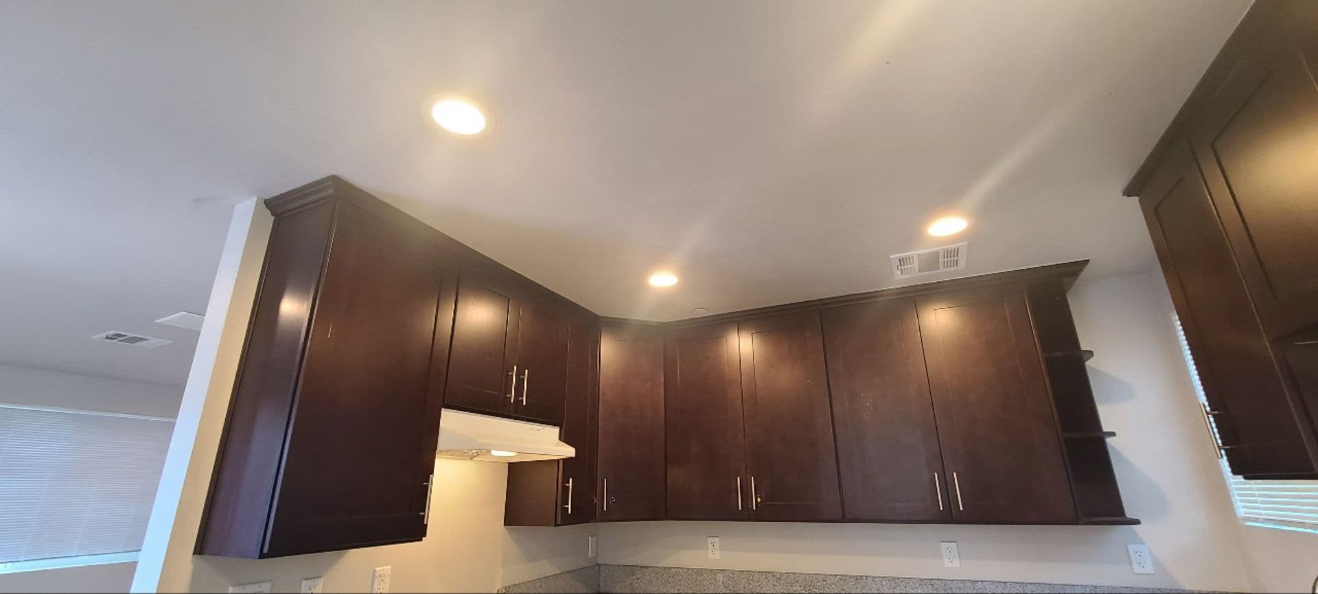 Los Angeles Apartment: 150 E 109th Pl