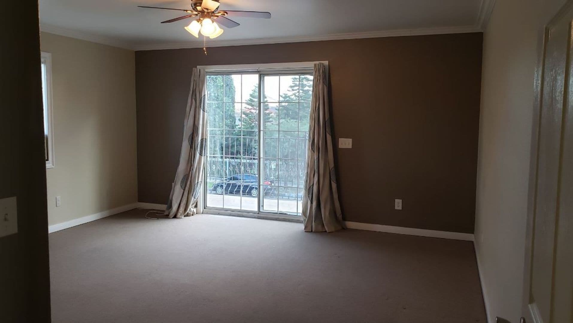 LOS ANGELES Apartment: 1319 E 59TH PL