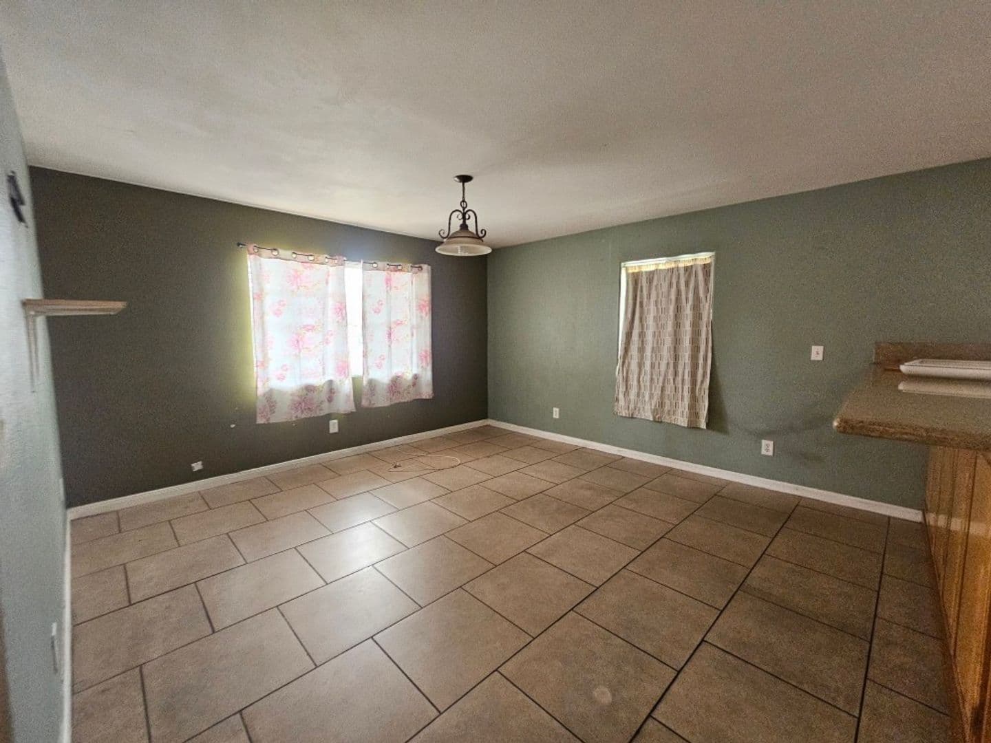 LOS ANGELES Apartment: 1319 E 59TH PL