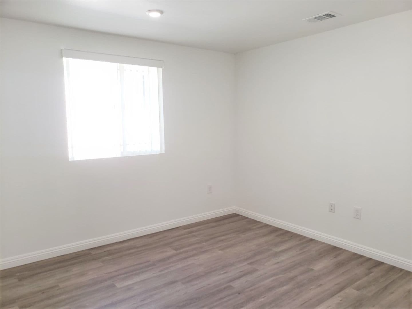 LOS ANGELES Apartment: 4238