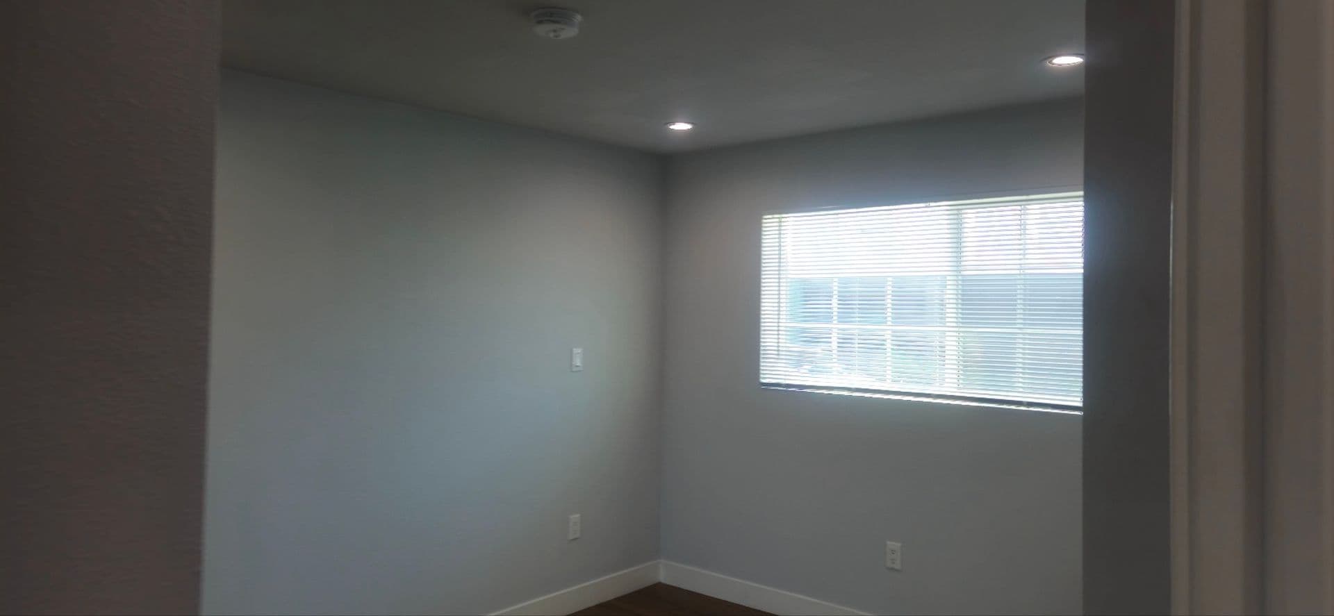 LOS ANGELES Apartment: 926 E 57TH ST