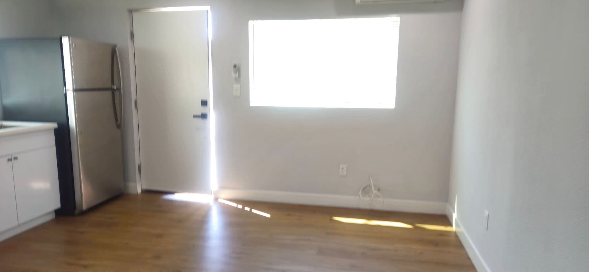 LOS ANGELES Apartment: 926 E 57TH ST