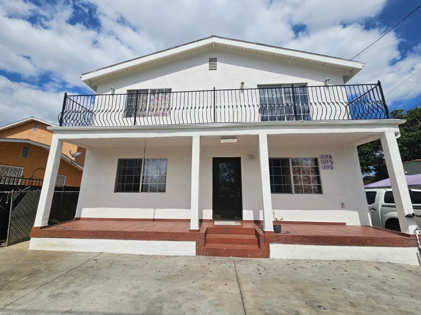 LOS ANGELES Apartment: 1319 E 59TH PL