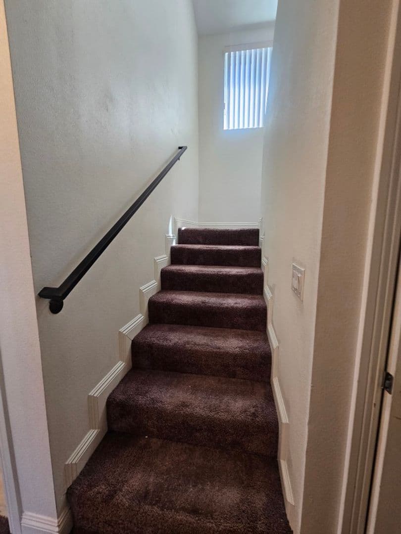 LOS ANGELES Apartment: 812 E 76th Pl