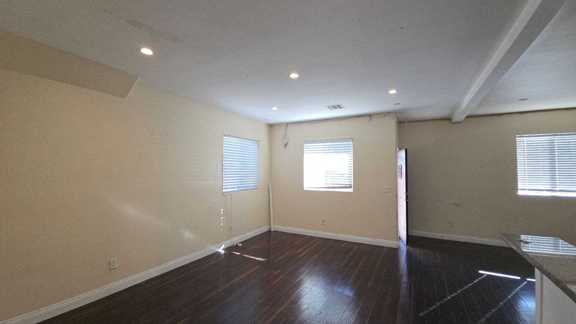 Los Angeles Apartment: 6629 Denver ave