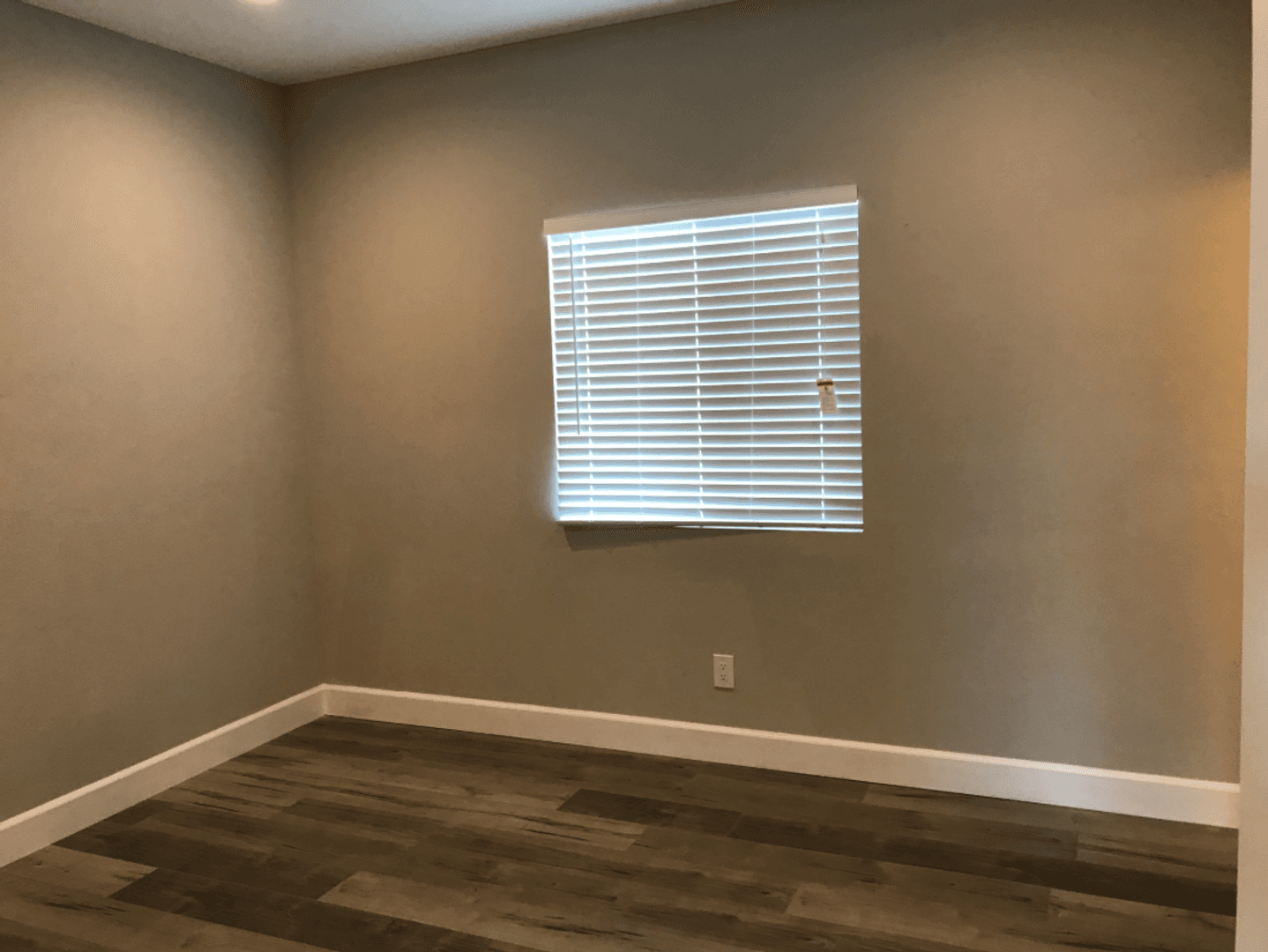 Los Angeles Apartment: 6629 Denver ave