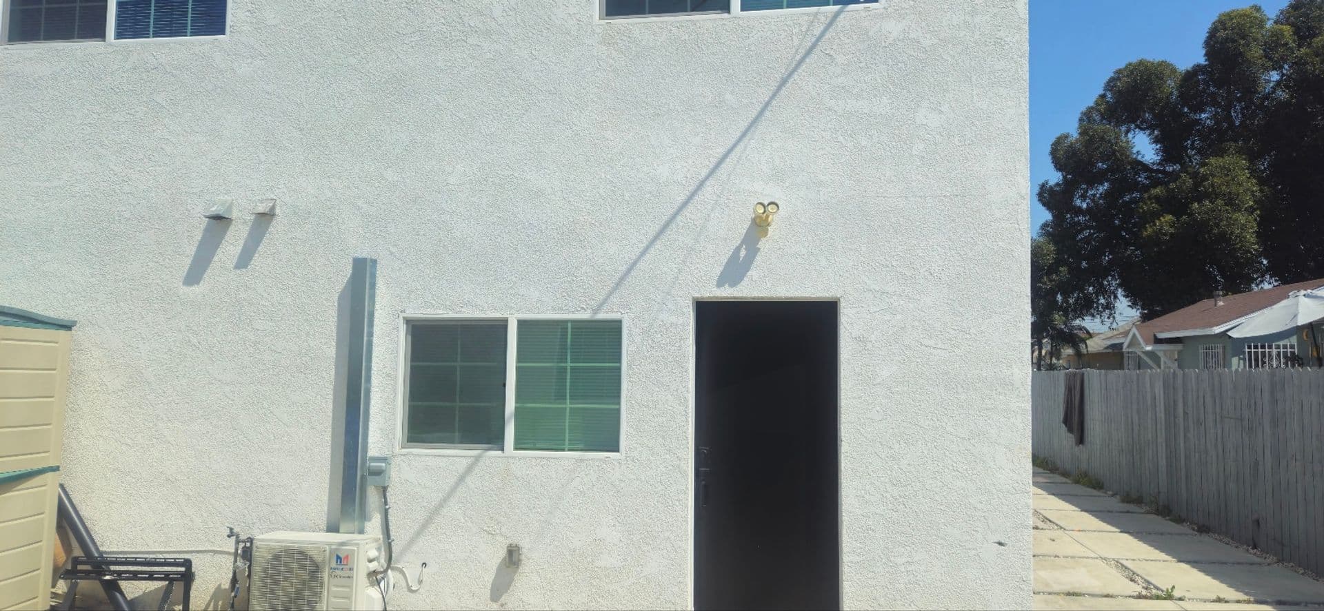 LOS ANGELES Apartment: 926 E 57TH ST