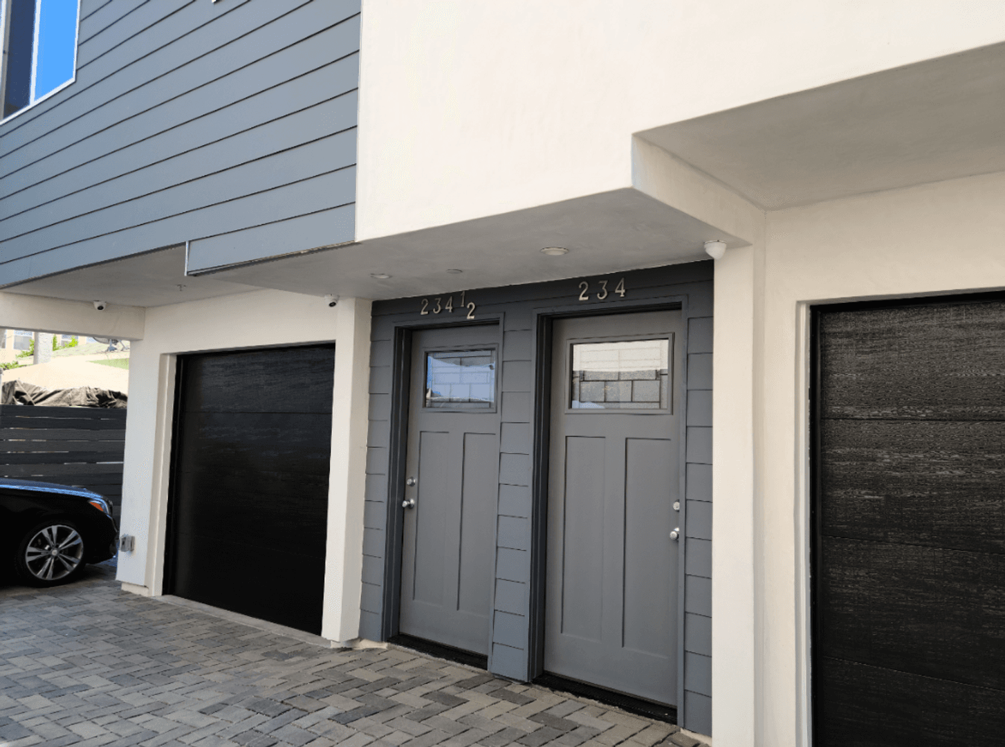 Los Angeles Apartment: 232 E 27th St.