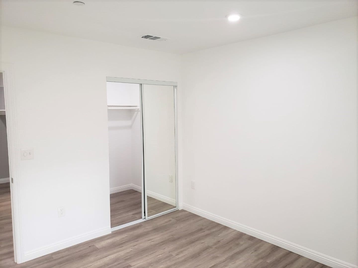 LOS ANGELES Apartment: 4238