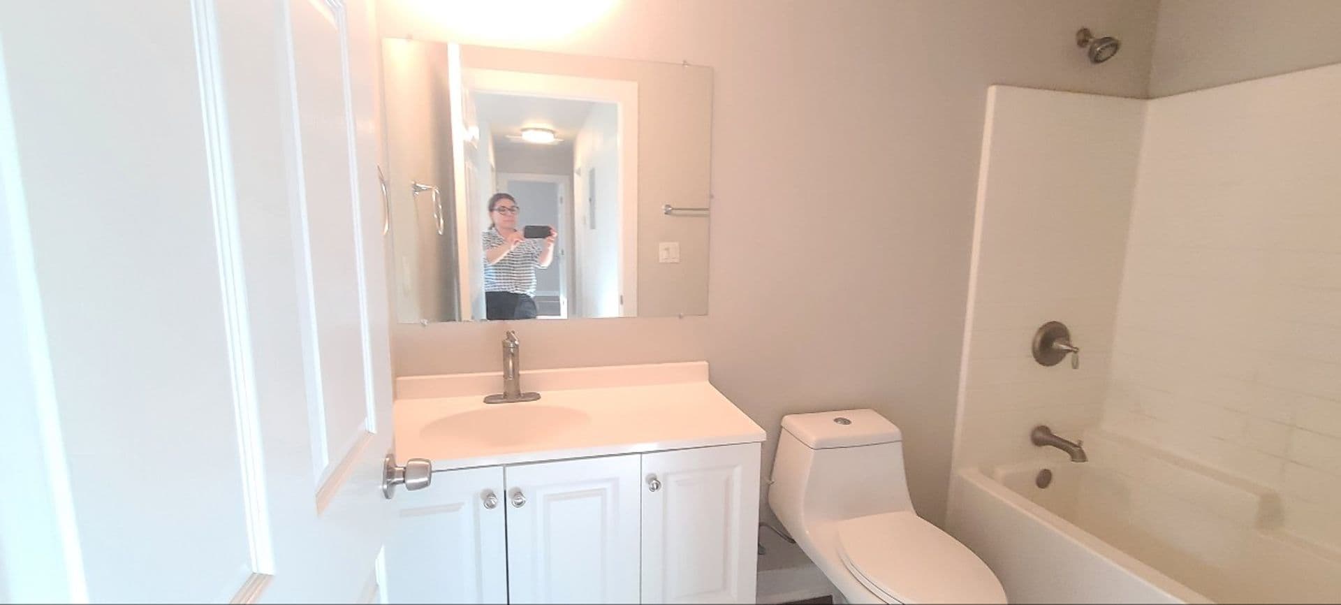 Los Angeles Apartment: 150 E 109th Pl