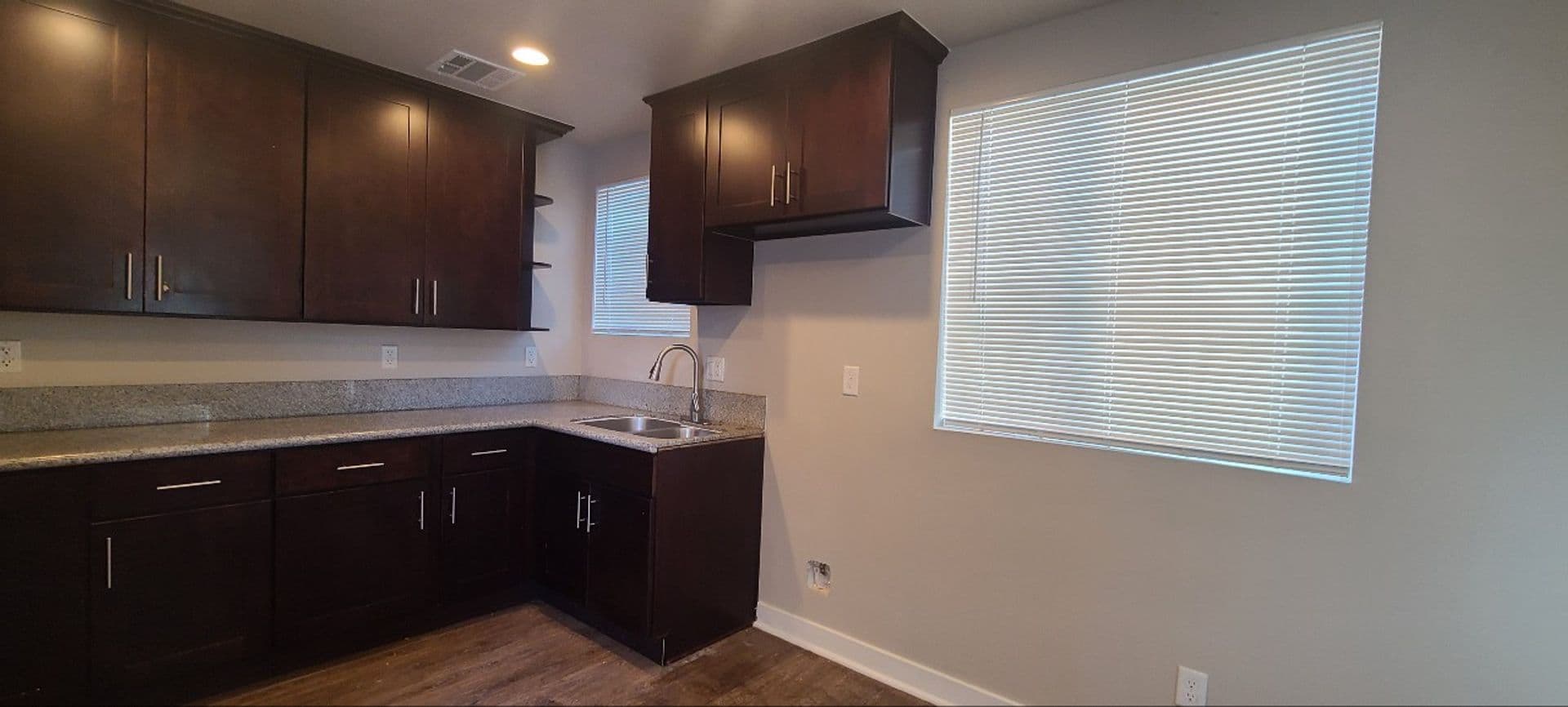Los Angeles Apartment: 150 E 109th Pl