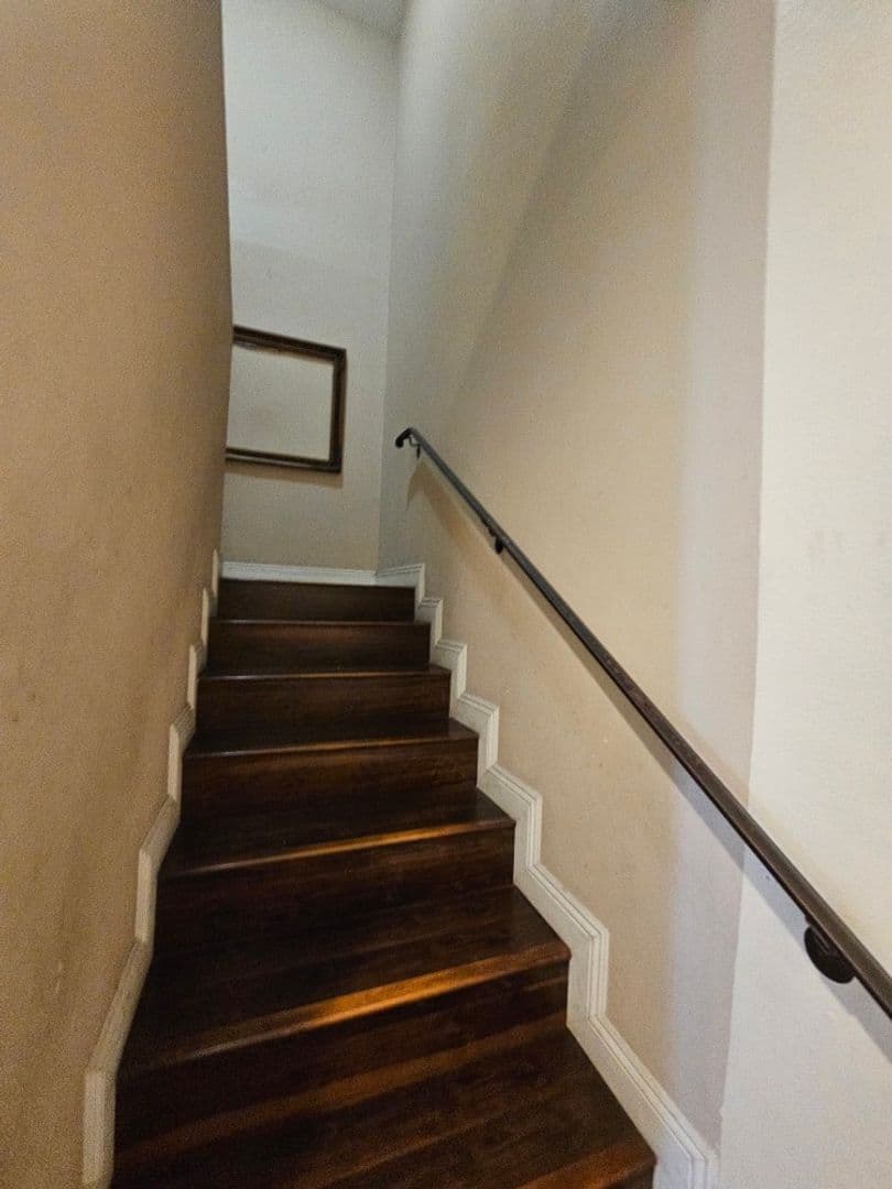 Los Angeles Apartment: 6629 Denver ave