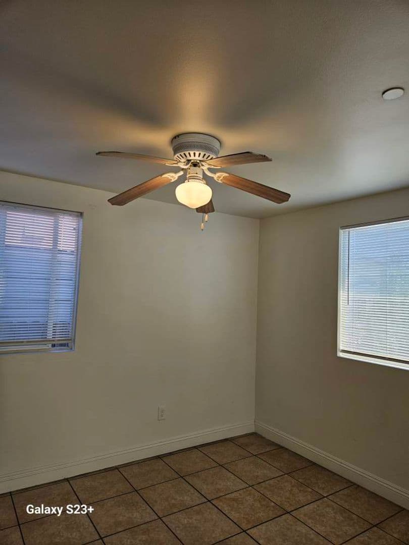 Los Angeles Apartment: 831 e 80th st