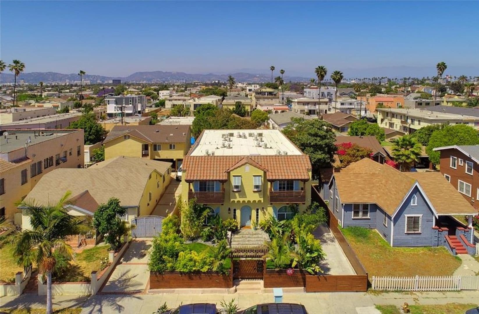 Los Angeles Apartment: 4537 Saint Elmo Dr