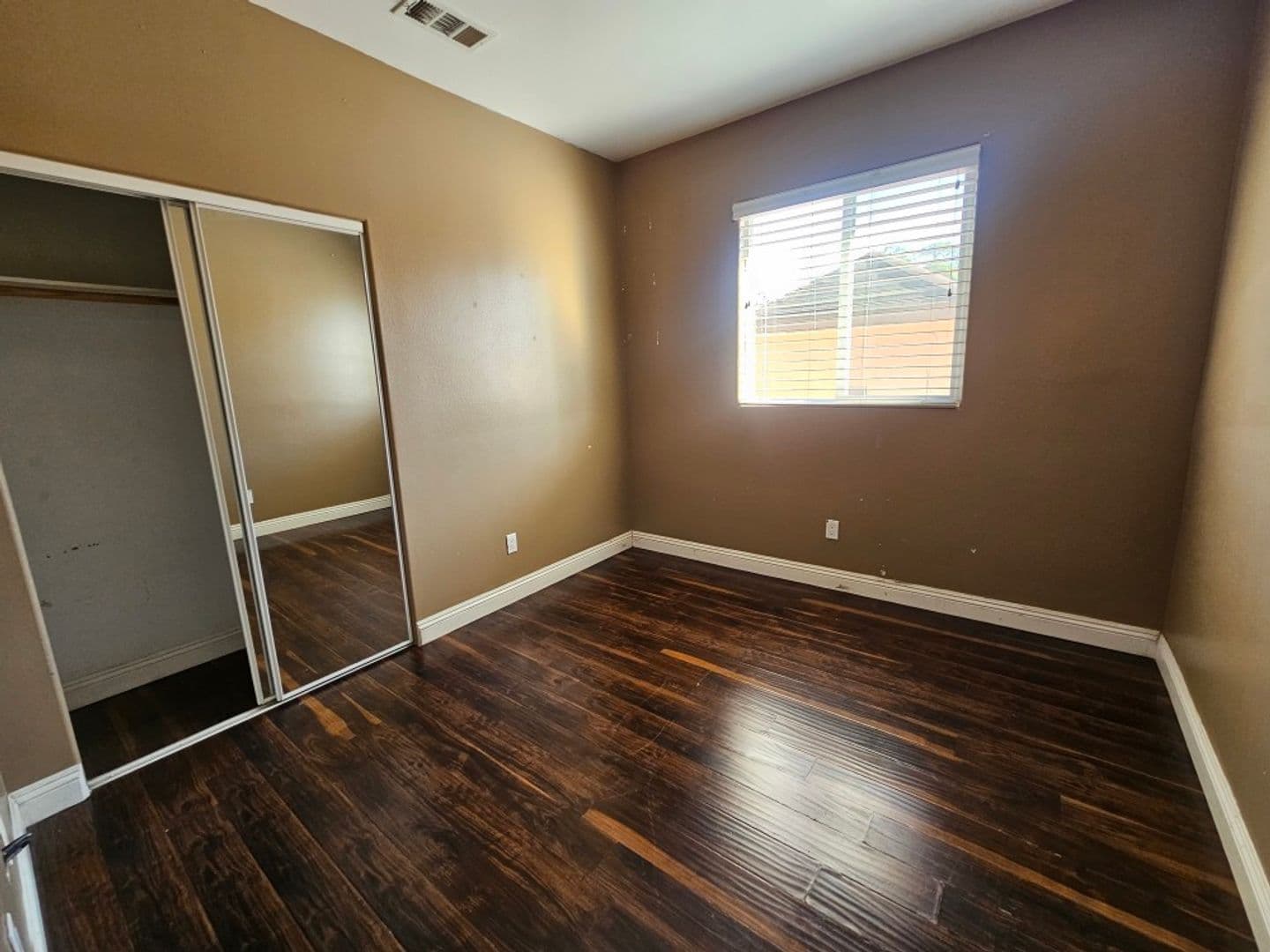 Los Angeles Apartment: 6629 Denver ave