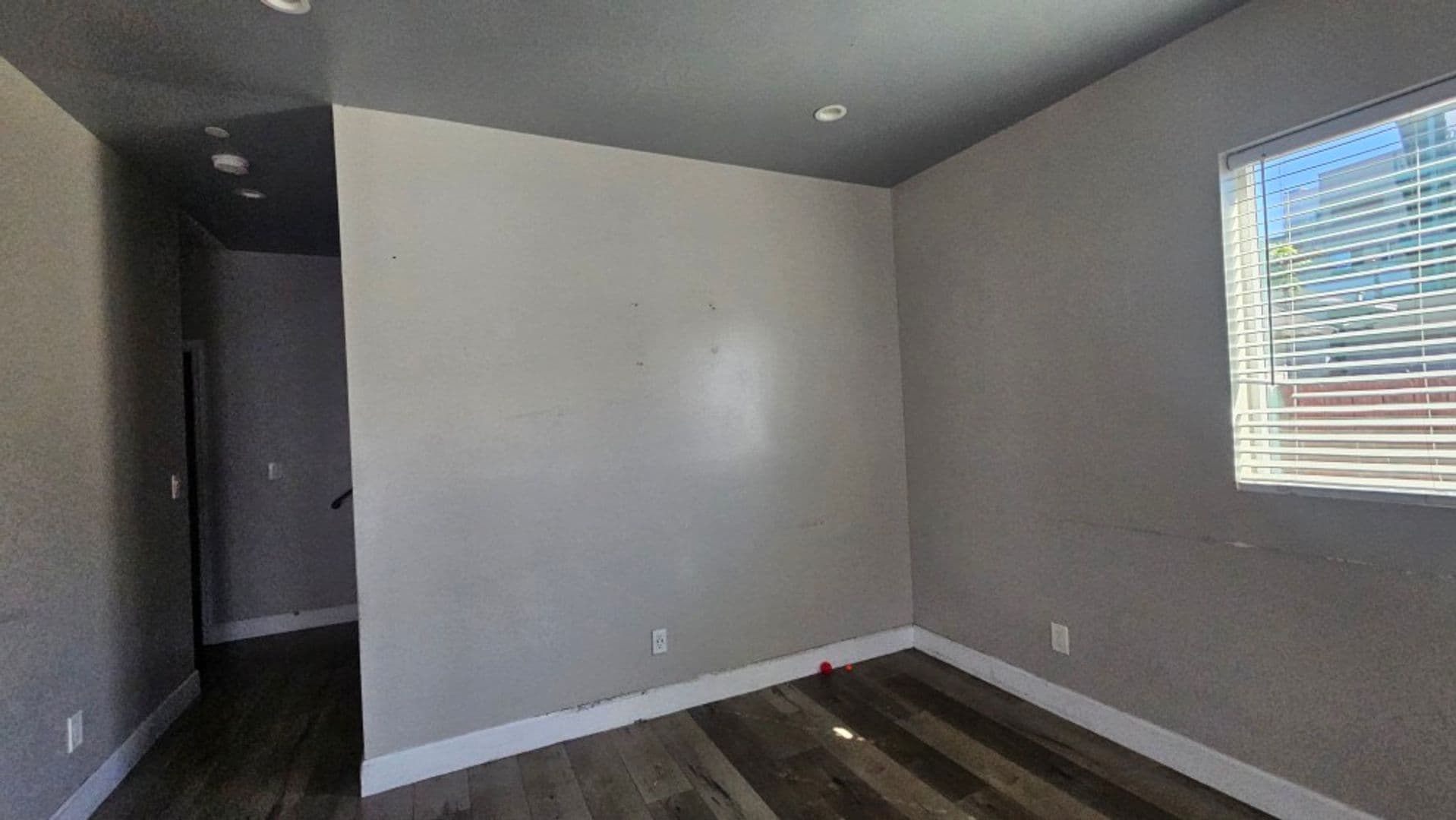 LOS ANGELES Apartment: 122 W 55TH ST