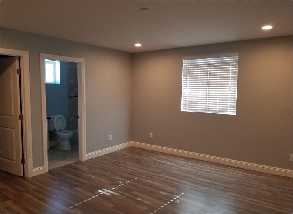 Los Angeles Apartment: 718 W 85TH ST