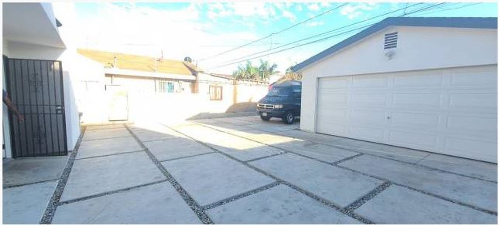 Los Angeles Apartment: 150 E 109th Pl