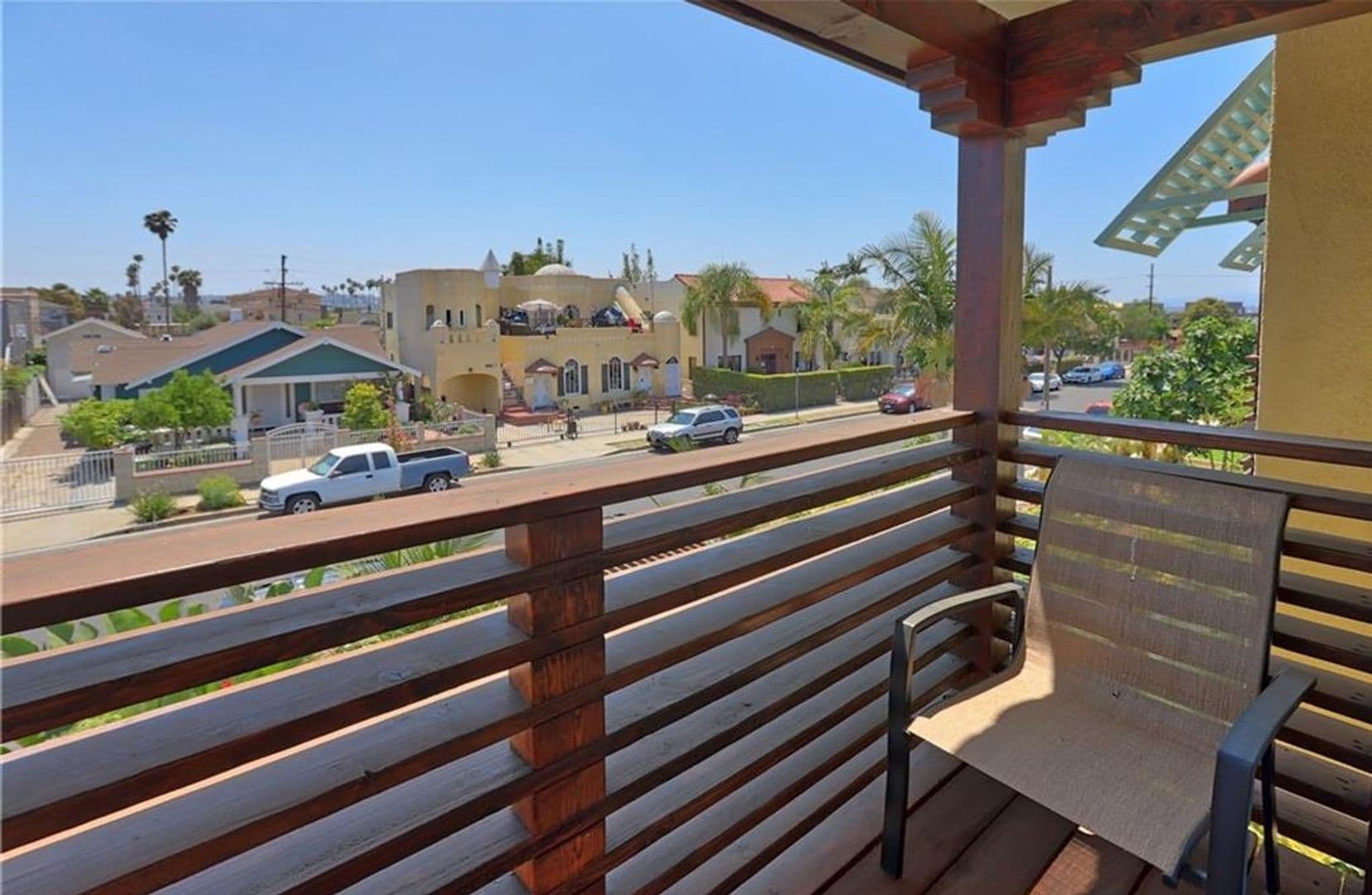 Los Angeles Apartment: 4537 Saint Elmo Dr