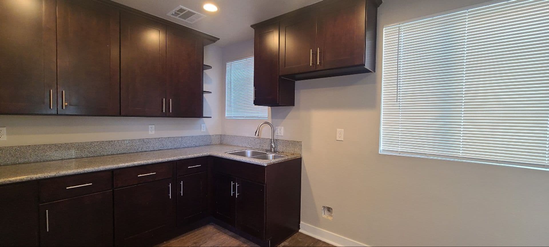 Los Angeles Apartment: 150 E 109th Pl