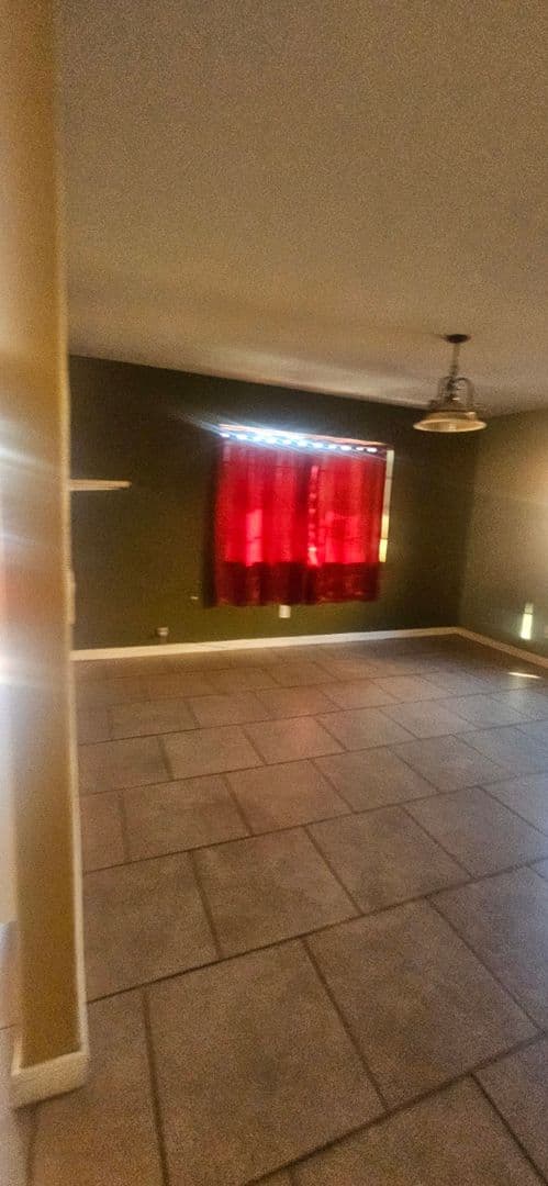 LOS ANGELES Apartment: 1319 E 59TH PL