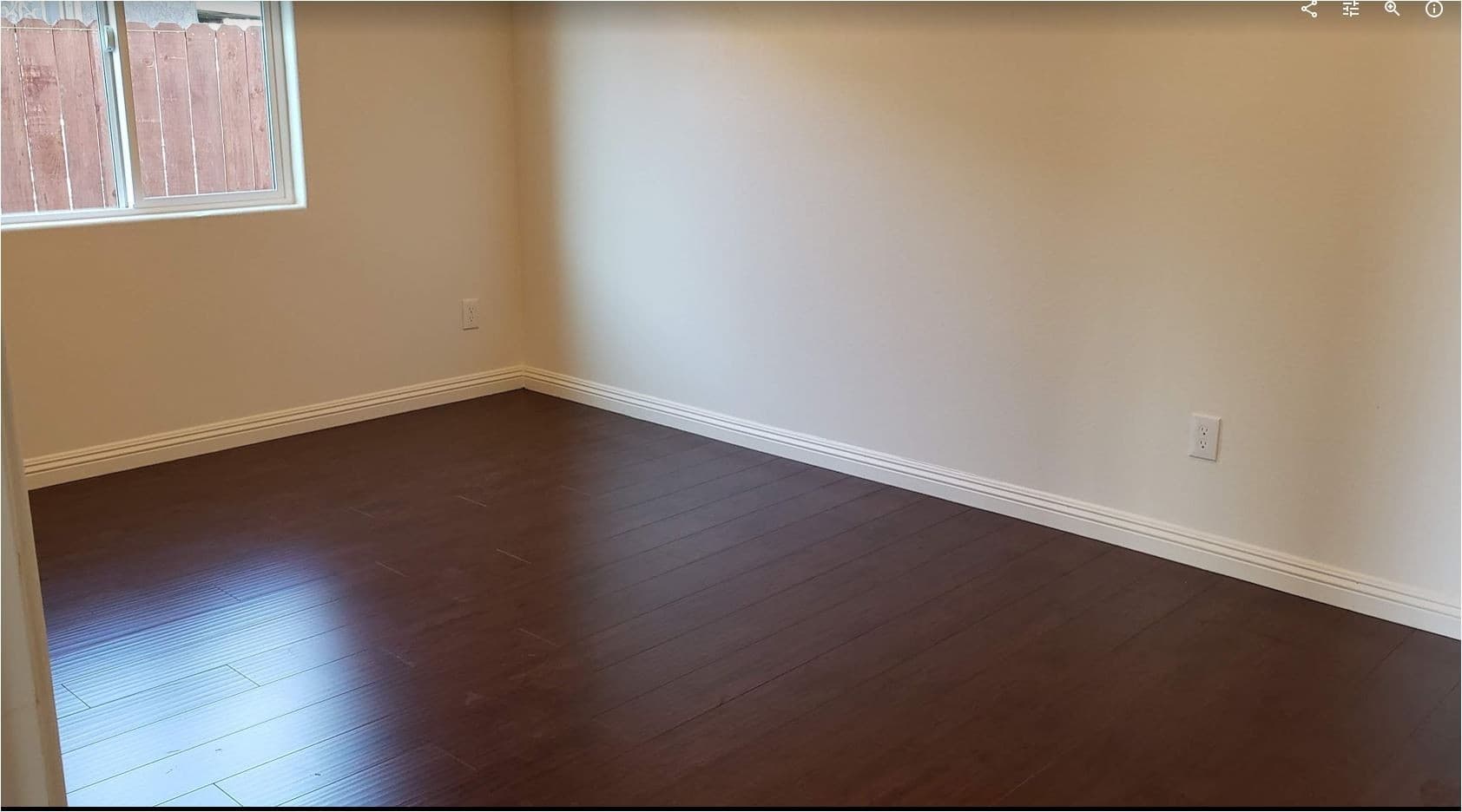 LOS ANGELES Apartment: 1627 E 88TH ST