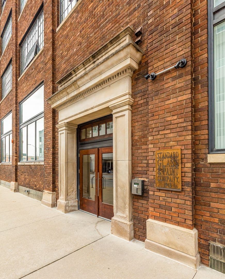 Des Moines Apartment: 110-112 10th Street