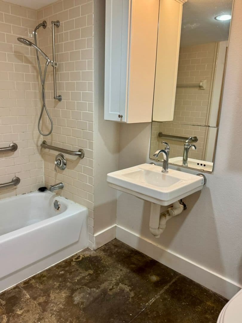 Des Moines Apartment: 110-112 10th Street