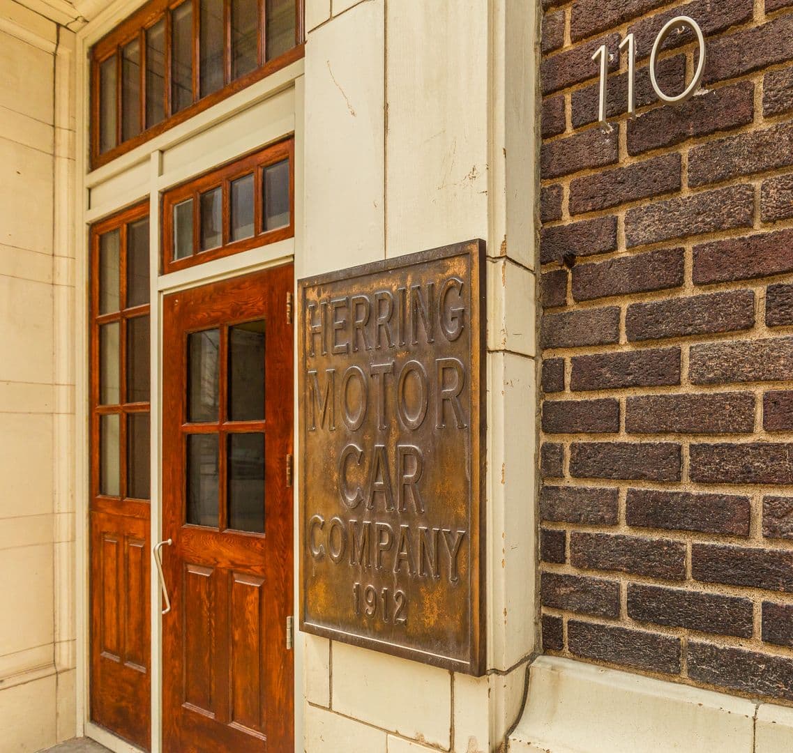Des Moines Apartment: 110-112 10th Street