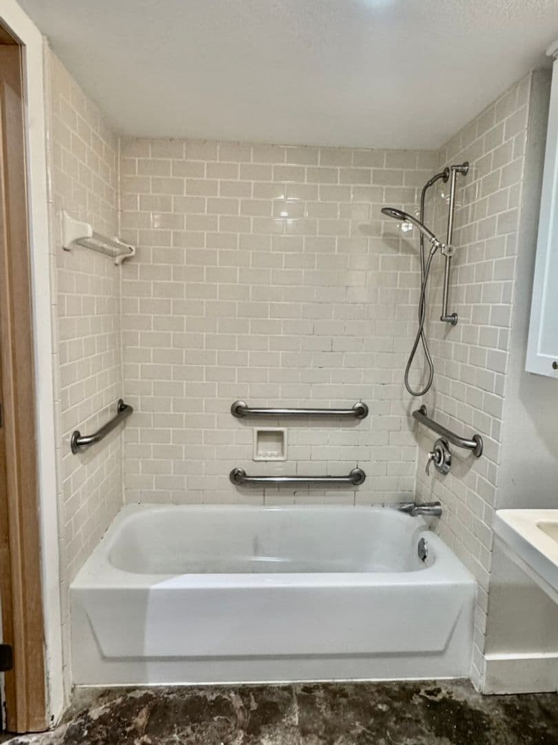 Des Moines Apartment: 110-112 10th Street