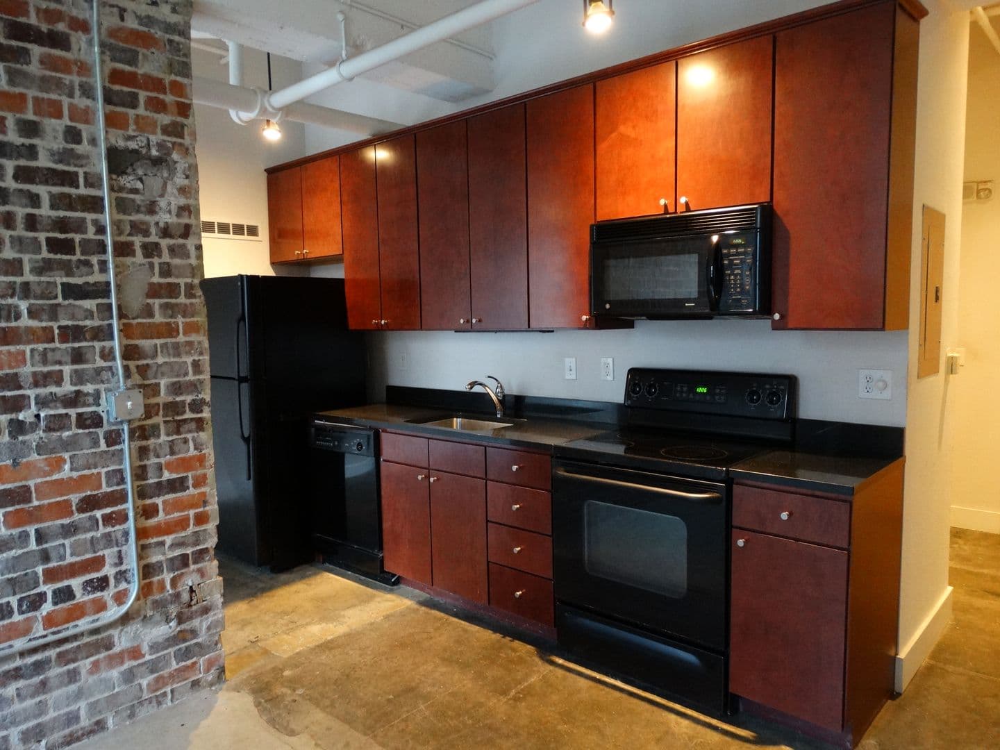 Des Moines Apartment: 110-112 10th Street