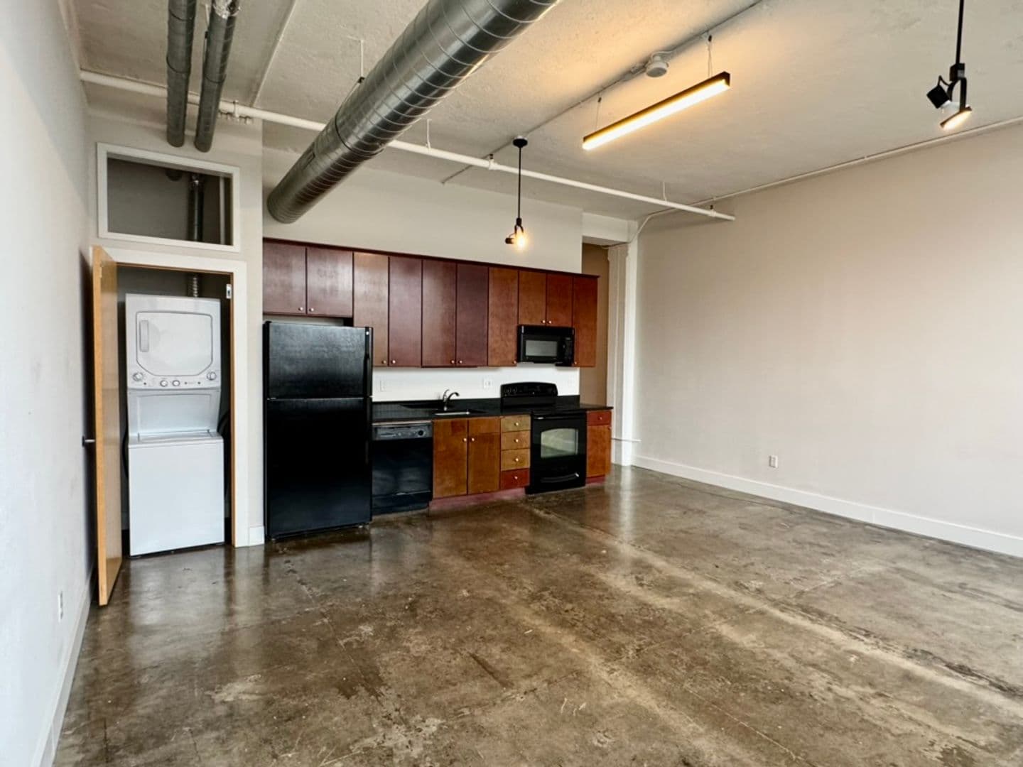 Des Moines Apartment: 110-112 10th Street