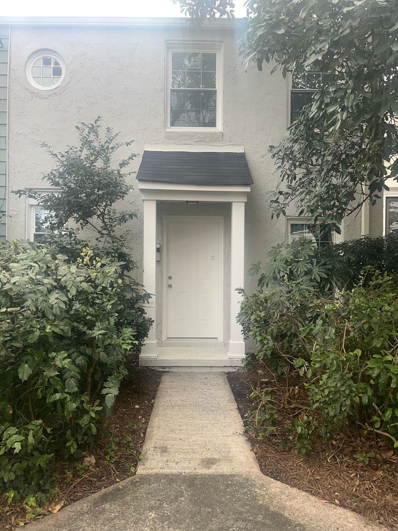 Augusta House: 801 A5 Monte Sano Avenue