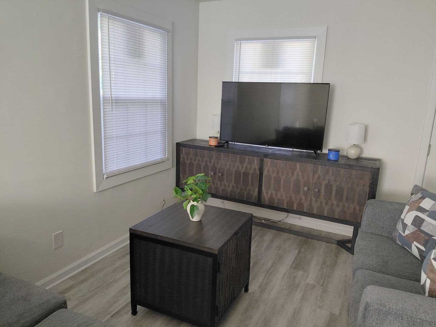 Augusta House: 801 A5 Monte Sano Avenue