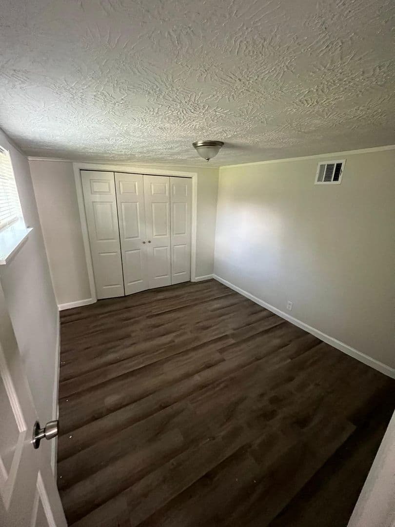 Groves House: 2628 4th Ave