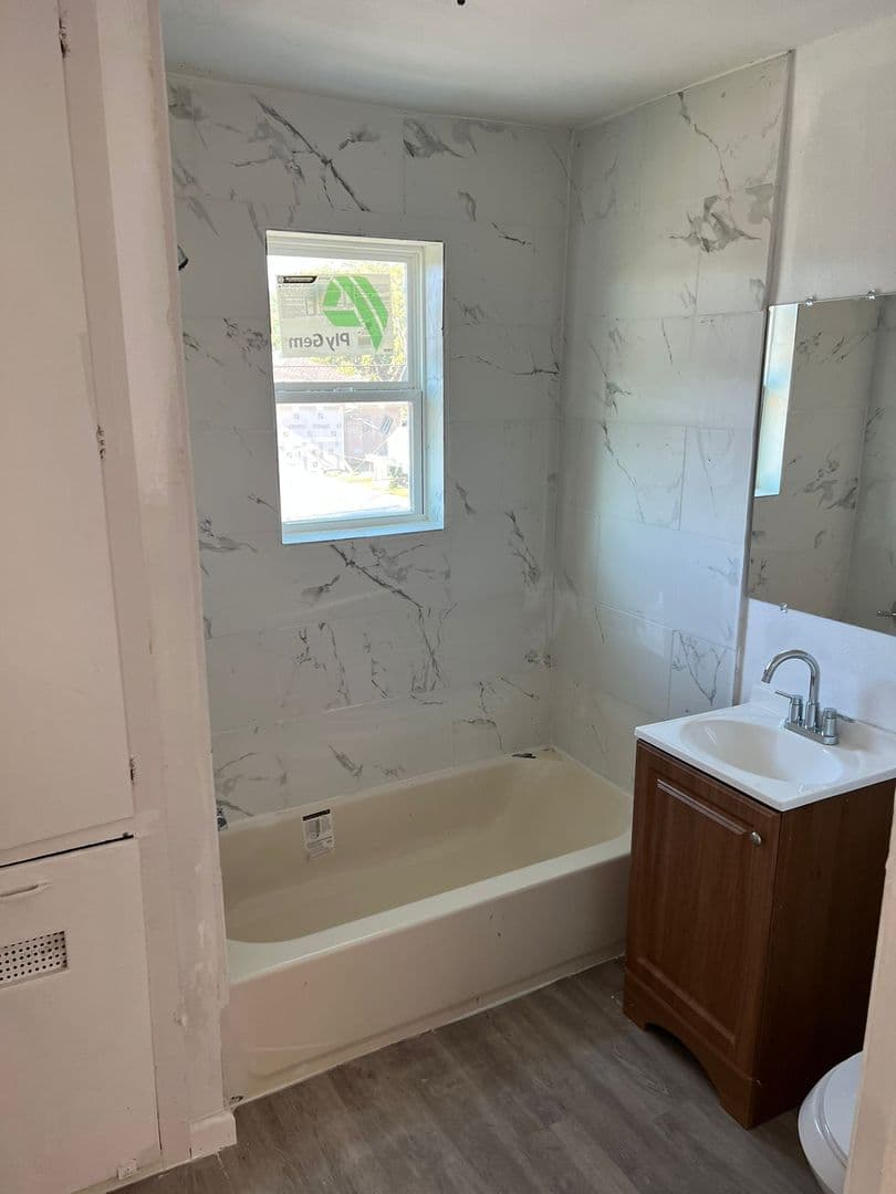 Port Arthur Apartment: 4015 Procter St