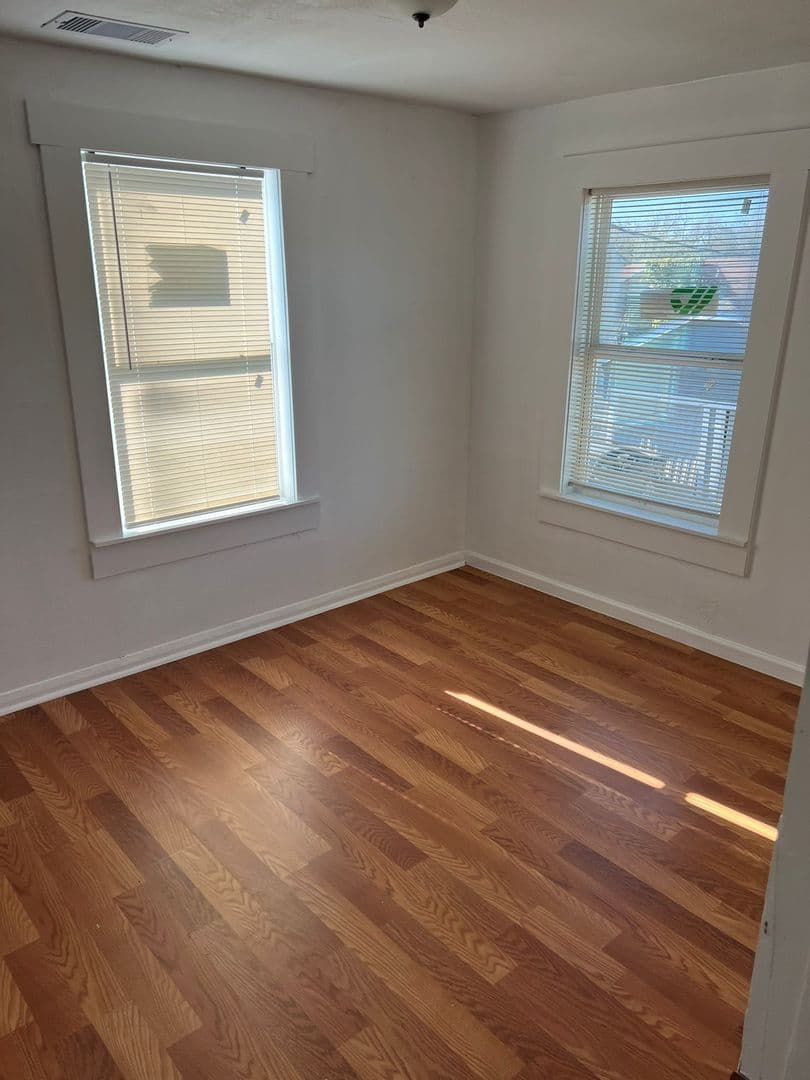 Port Arthur Apartment: 4015 Procter St