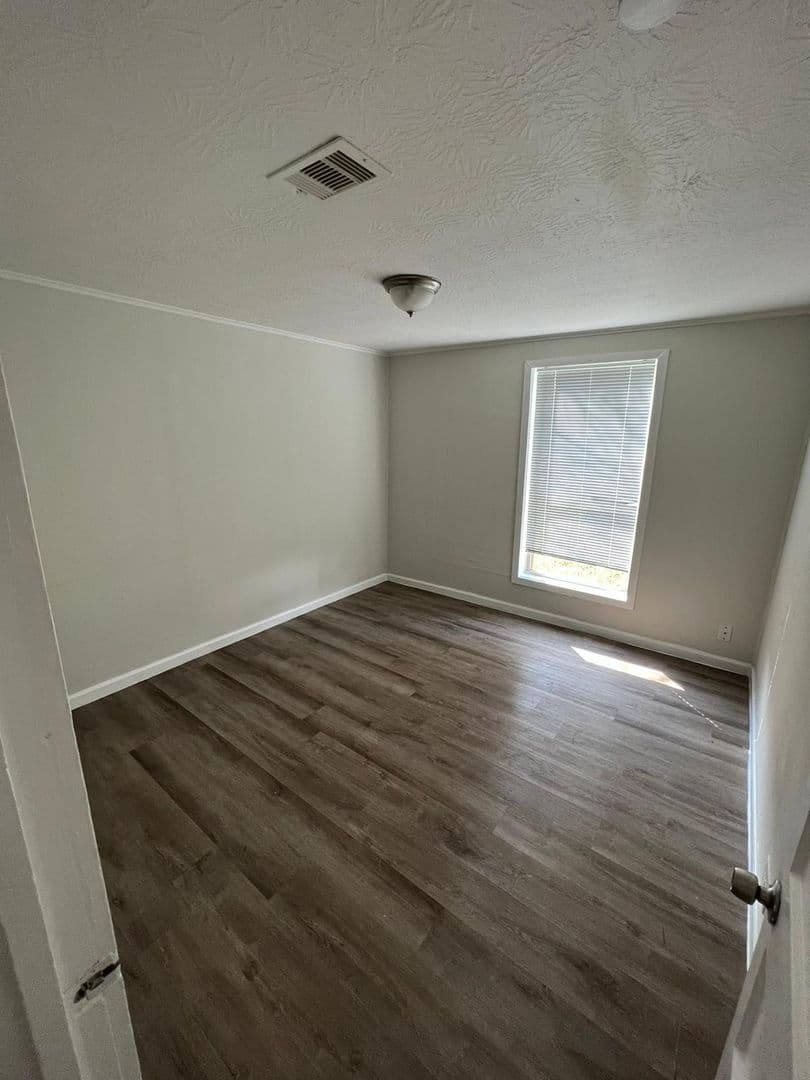 Groves House: 2628 4th Ave