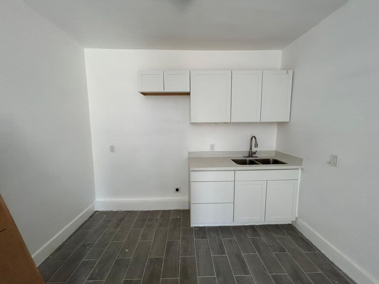 Beaumont Apartment: 1142 Lyle St