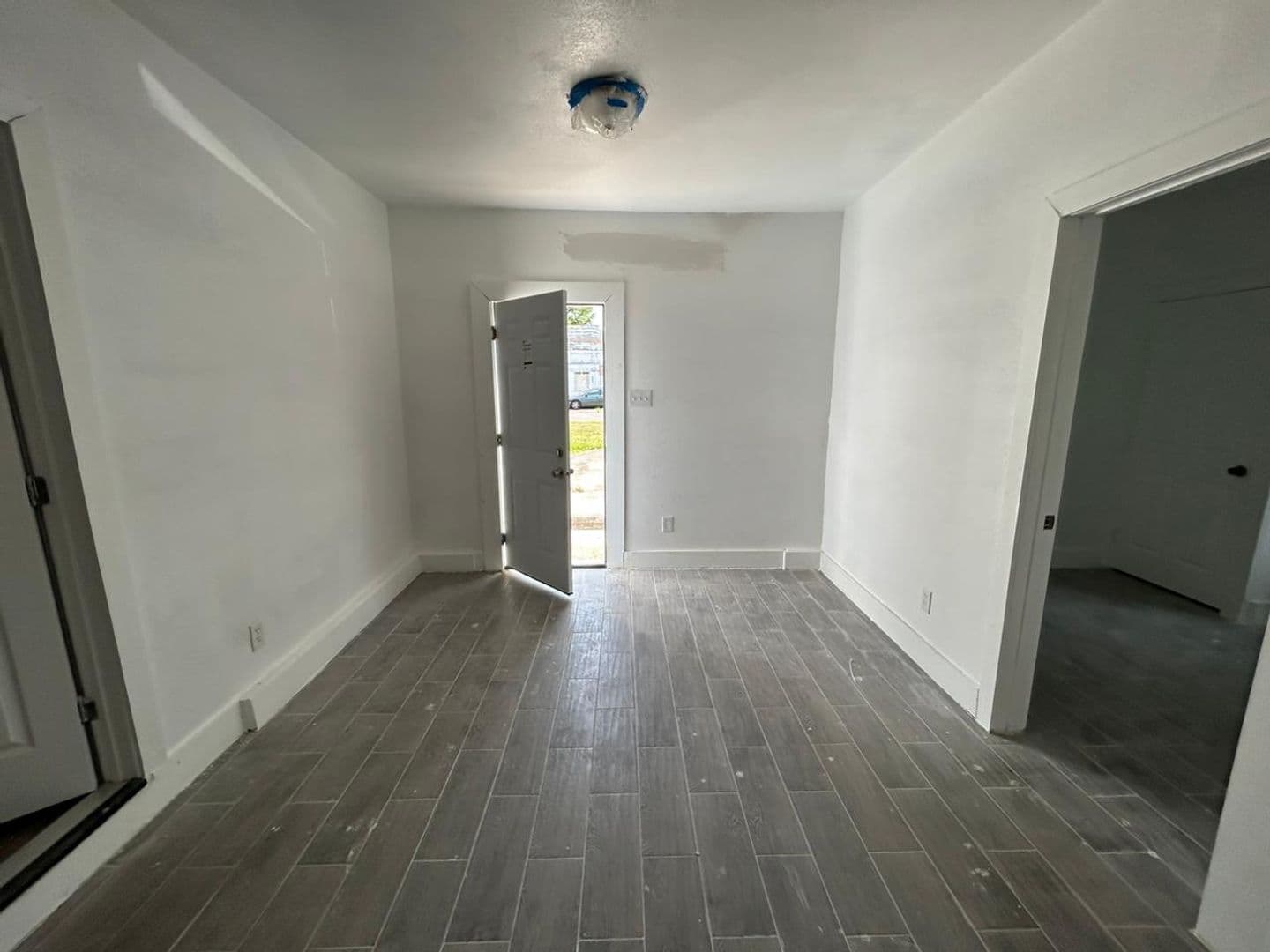 Beaumont Apartment: 1142 Lyle St