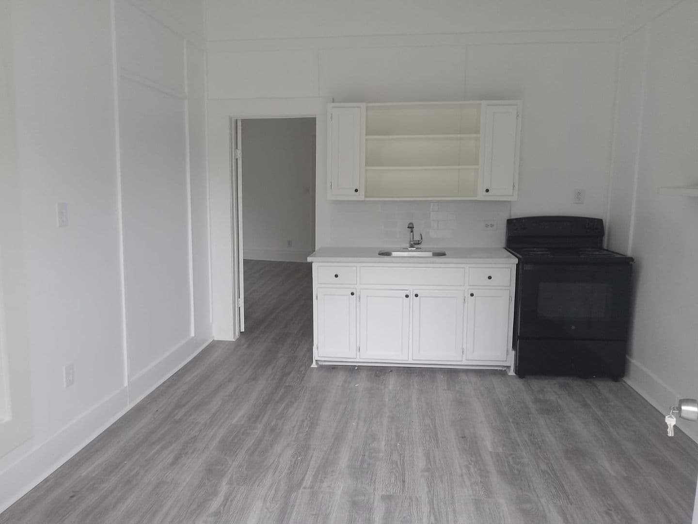 Beaumont Apartment: 690 Avenue E